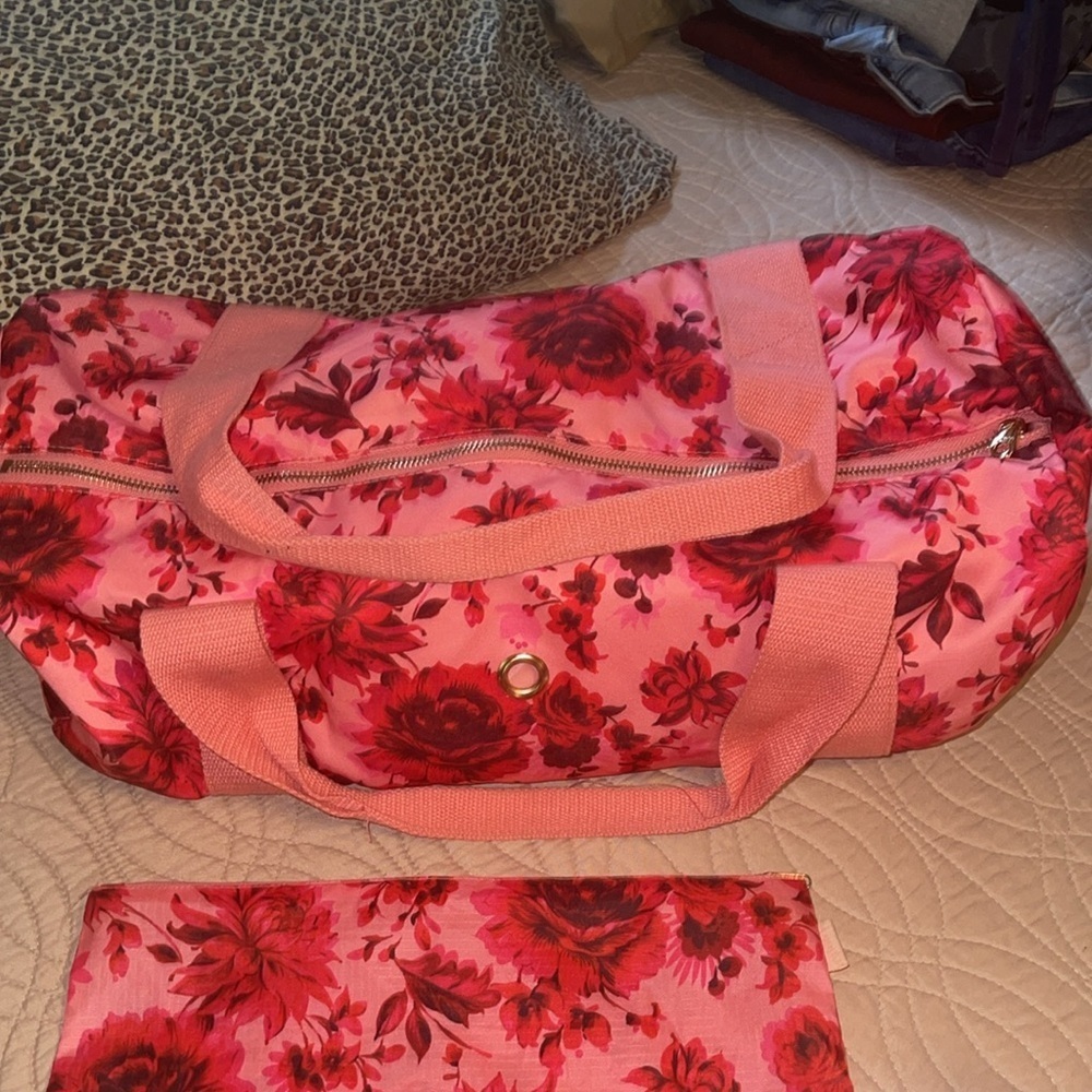 🌺BANDO 4 Piece FLORAL DUFFEL,MAKEUP BAG, ZIP BAG & NECK REST SET - Picture 5 of 12